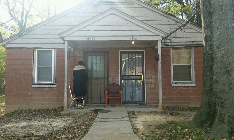1st image of 1209 Louisville Ave
