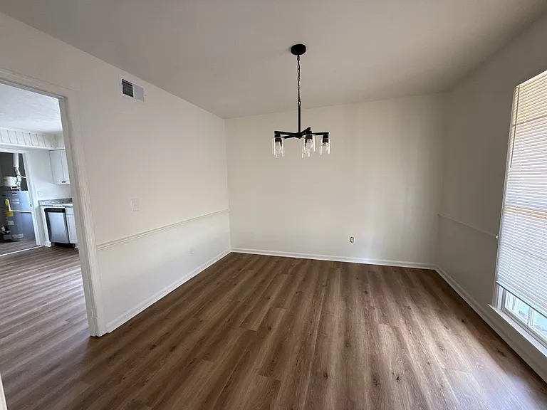 5921 Norton St — Photo 4