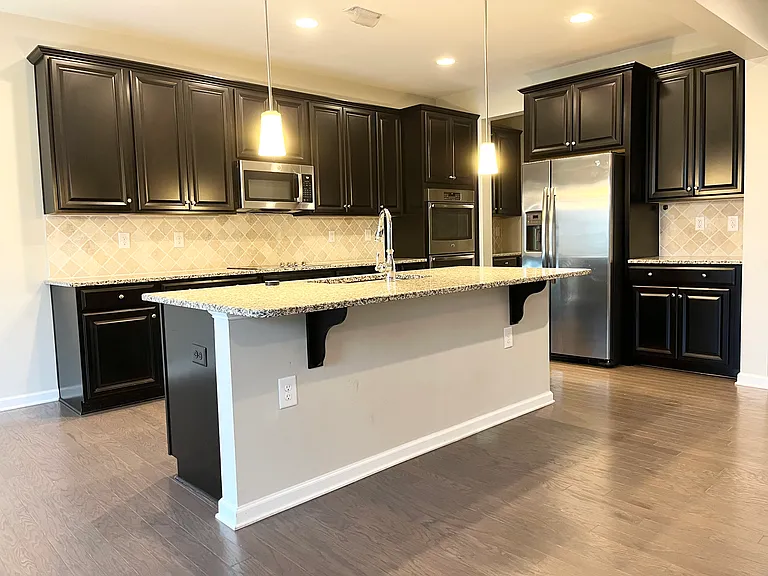 329 Reezy Ln — Photo 3