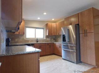 3422 Green Valley Rd, Cheyenne, WY 82001