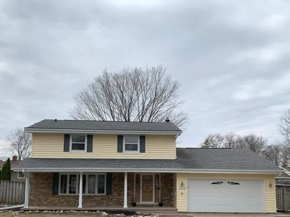 1909 N Douglas St, Appleton, WI 54914