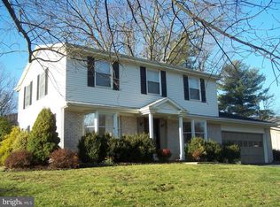 301 Lamp Post Ln, Camp Hill, PA 17011