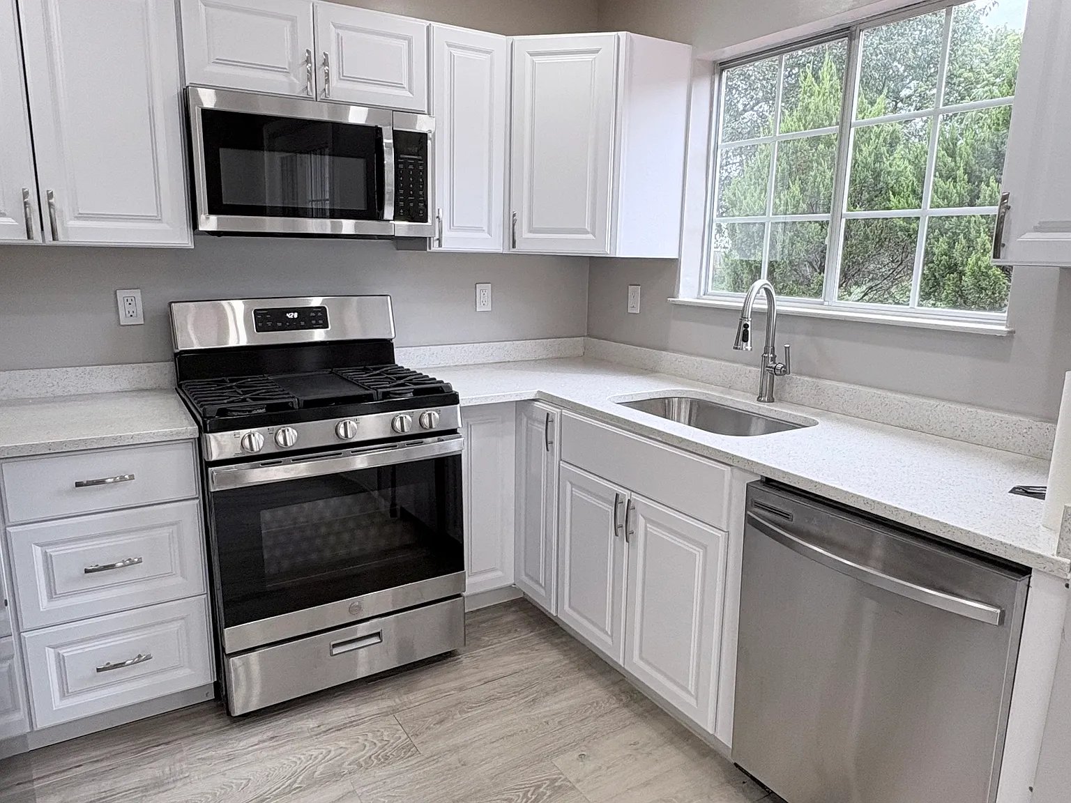 3 bed, 2.5 bath, 1628 sqft, $2,700 — Photo 4