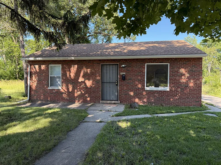 2151 Clark Rd — Photo 1