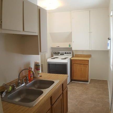 3rd image of 1012 Badger St