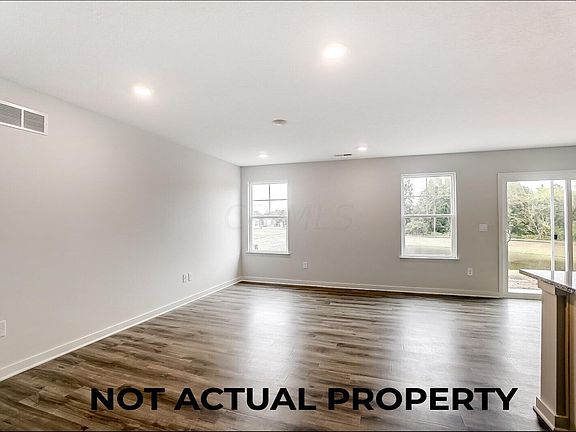 3rd image of 176 Norland Dr