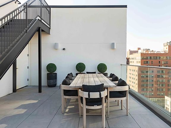 4th image of 215 E 124th St #53dd55f4b