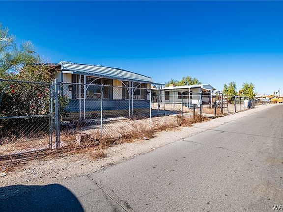3rd image of 1967 Hualapai Drive