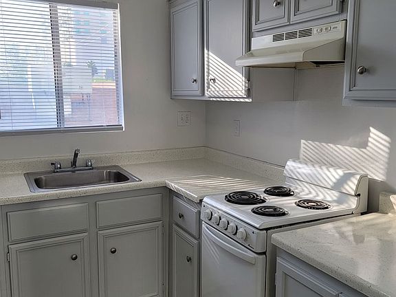 4th image of 211 Hoover Ave #211D
