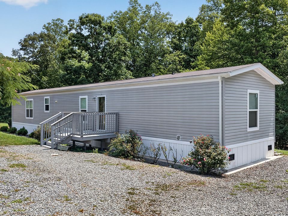 1st image of 2864 Yorkshire Dr