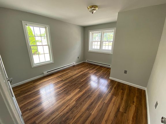 5th image of 972 Bedford St #3