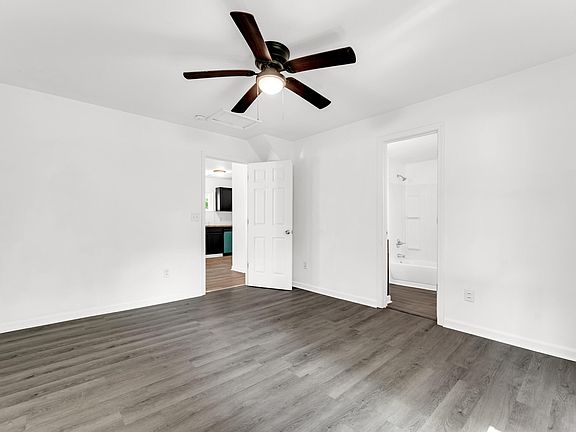 11th image of 827 E Garfield Street