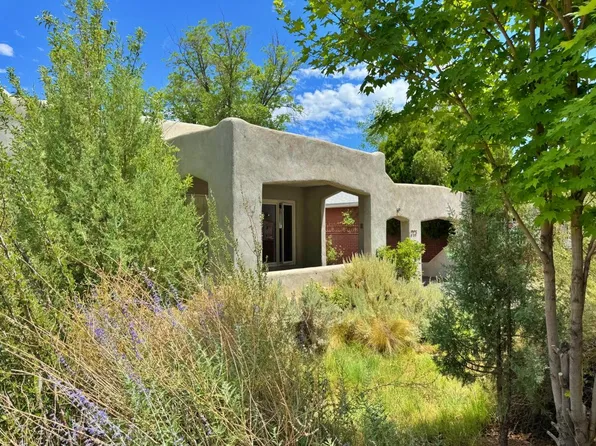 2123 Silver Ave SE, Albuquerque, NM 87106