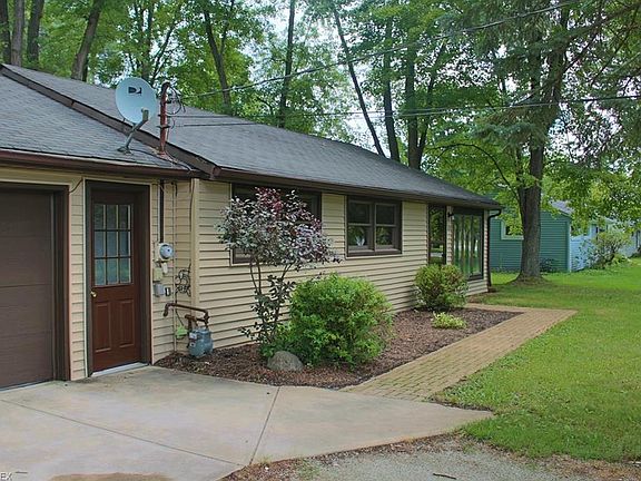 2nd image of 1831 Hillsdale Dr