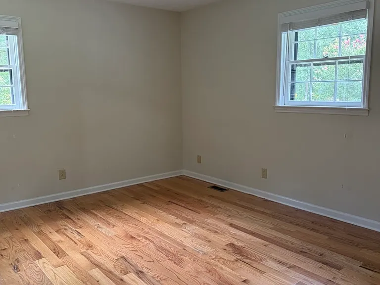 402 Skyline Dr — Photo 12