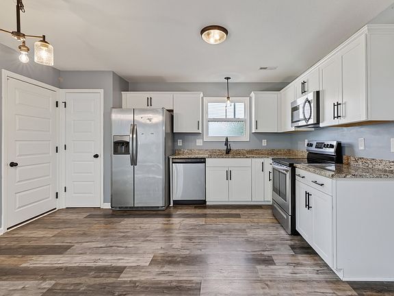 5th image of 136 Waterwheel Cir