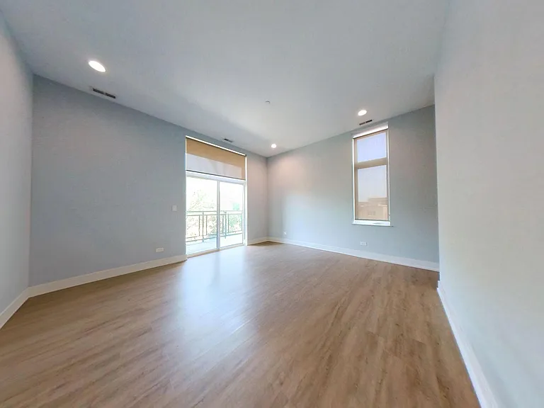 Unit 401 - master bedroom