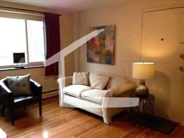 205 Kent St #A18 — Photo 5