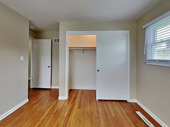 5th image of 14724 Menard Ave