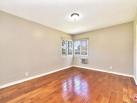 5th image of 1436 W Valencia Dr