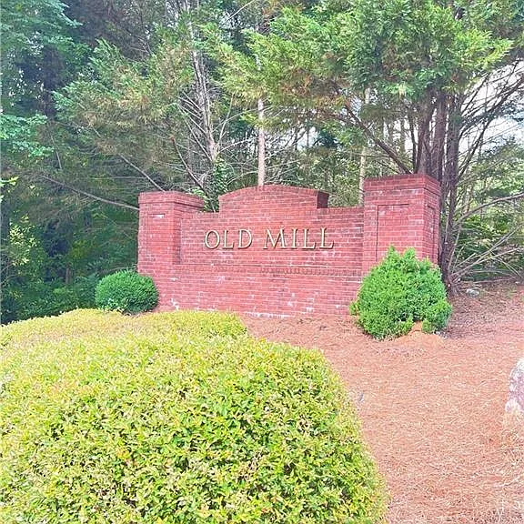 130 Old Mill Dr — Photo 14