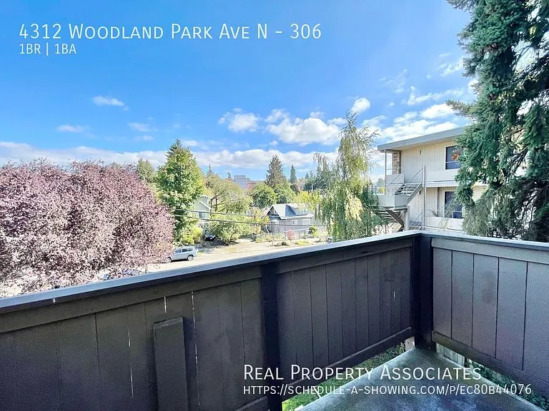 4312 Woodland Park Ave N #306 — Photo 8