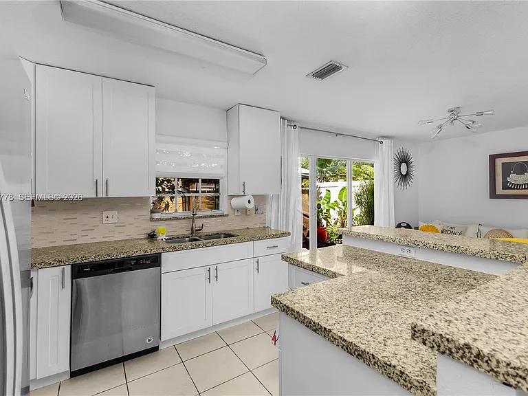 2420 SW 87th Way — Photo 14