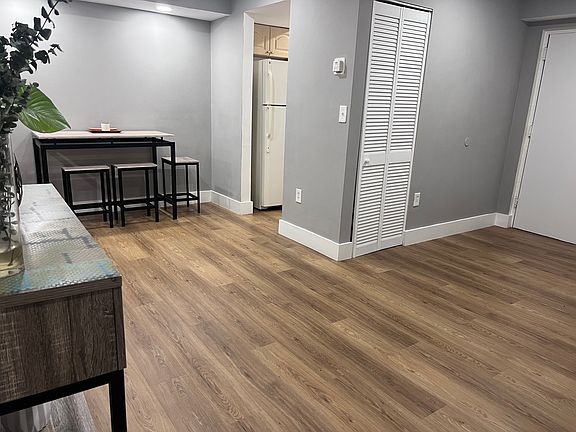 4th image of 199 SW 12th Ave APT 317