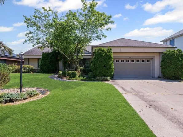 414 Beringer Cir, Urbana, IL 61802