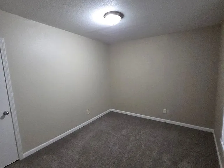 1118 S Water St — Photo 3