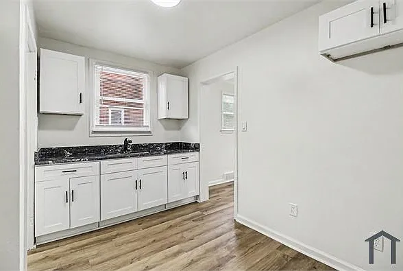 11276 Somerset Ave — Photo 8