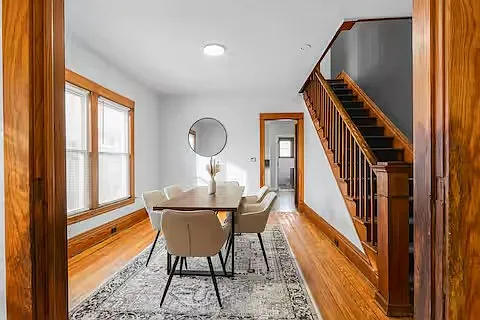 109 Carrier St NE