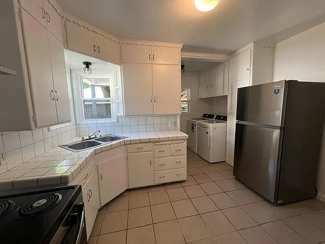 1806 E Clinton Ave — Photo 7