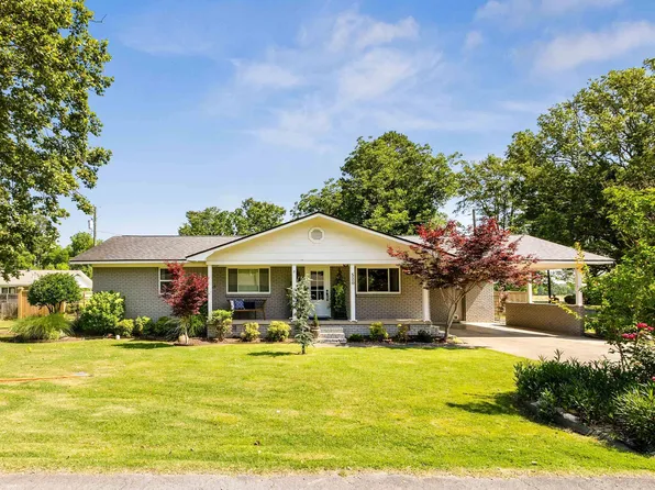 520 E 8th St, Lonoke, AR 72086