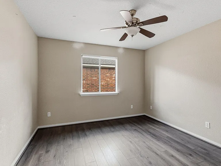 9318 Castlegap Dr — Photo 19