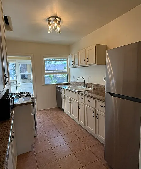 1346 Barrington Way #1346 — Photo 9