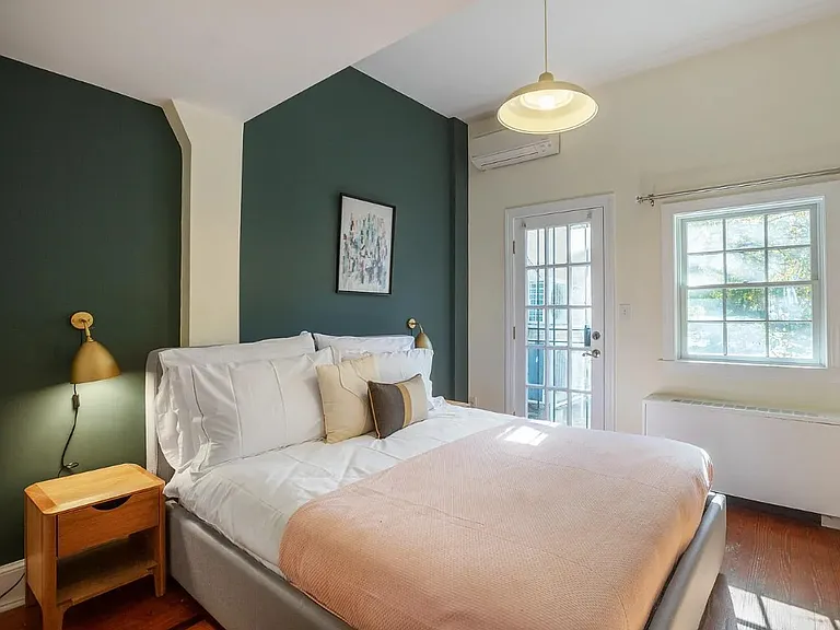 333 C St SE #1 — Photo 6