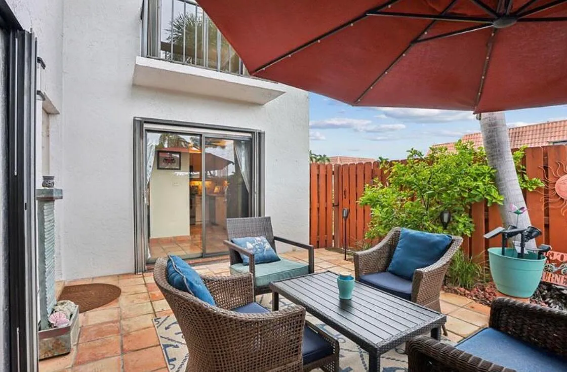 2 bed, 2.5 bath, 1380 sqft, $2,999 — Photo 3