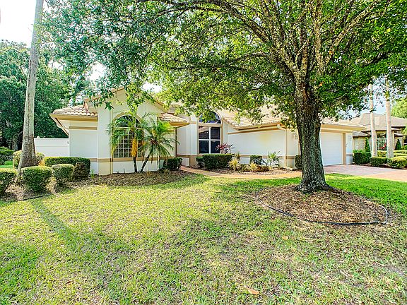 2nd image of 716 Dolphin Head Ln