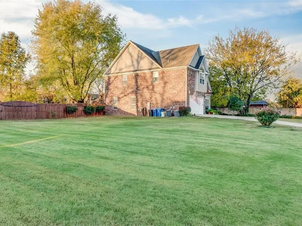 NW 3rd St, Bentonville, AR 72712
