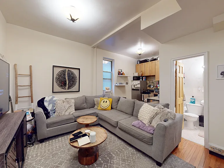 107 W 68th St #3D — Photo 1