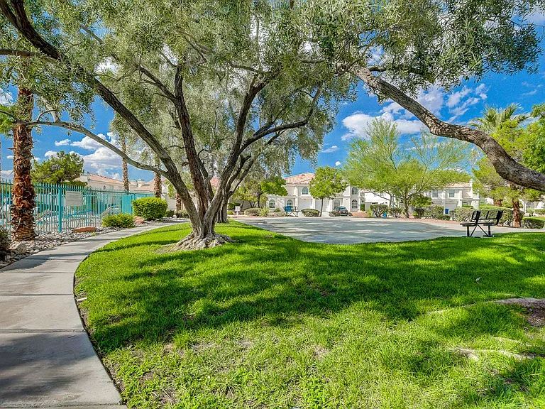 7987 Dorinda Ave — Photo 46