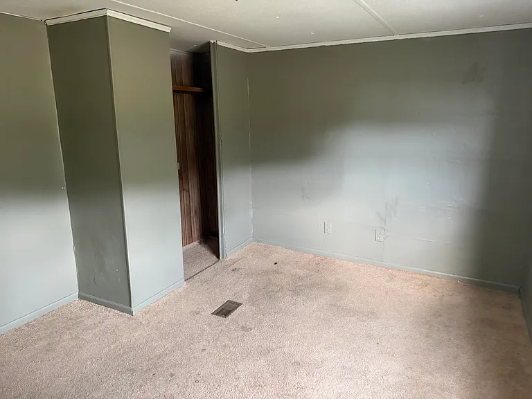 321 Lacross Rd — Photo 10