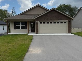 138 Sky View Meadow Dr, Crossville, TN 38555