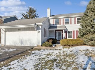 1074 Shady Tree Ln, Wheeling, IL 60090