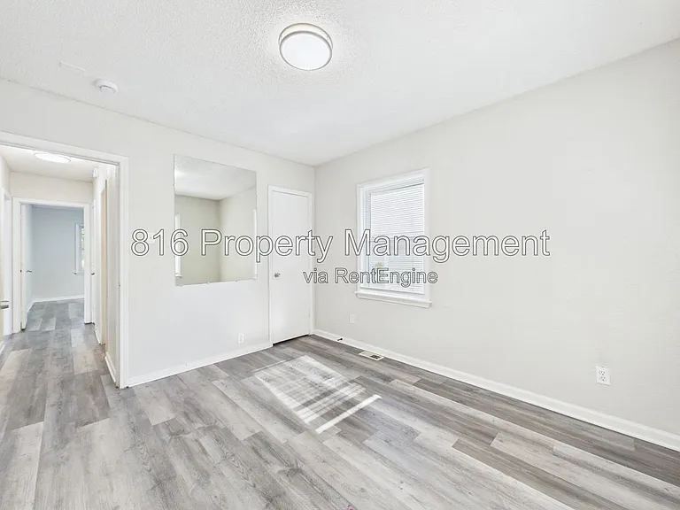 5715 Wabash Ave — Photo 10