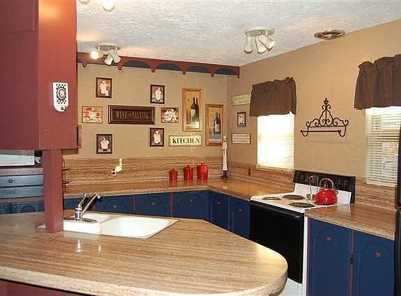 2nd image of 109 Park Dr