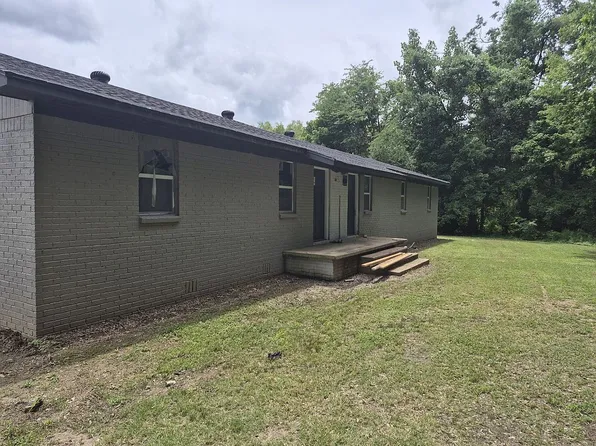 902 Calvin Ave #&-903, Yazoo City, MS 39194