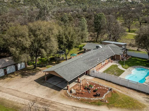 34651 Lodge Rd, Tollhouse, CA 93667