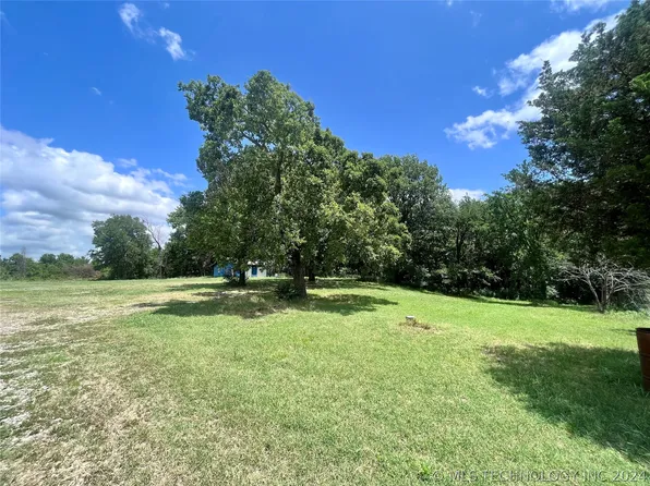 10195 Creek Mine Rd, Henryetta, OK 74437